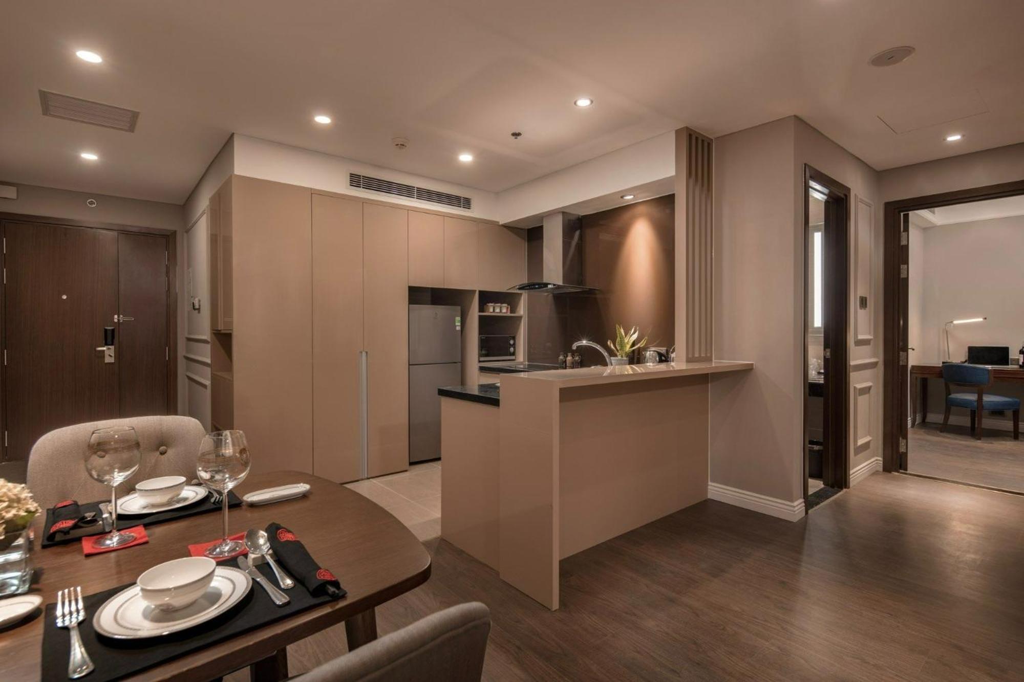 Luxury Apartment - Rooftop Swimming Pool - Beach Front - Hinata Apartment Дананг Екстериор снимка