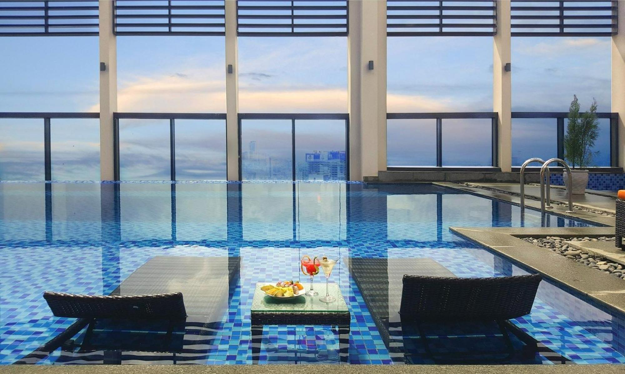 Luxury Apartment - Rooftop Swimming Pool - Beach Front - Hinata Apartment Дананг Екстериор снимка