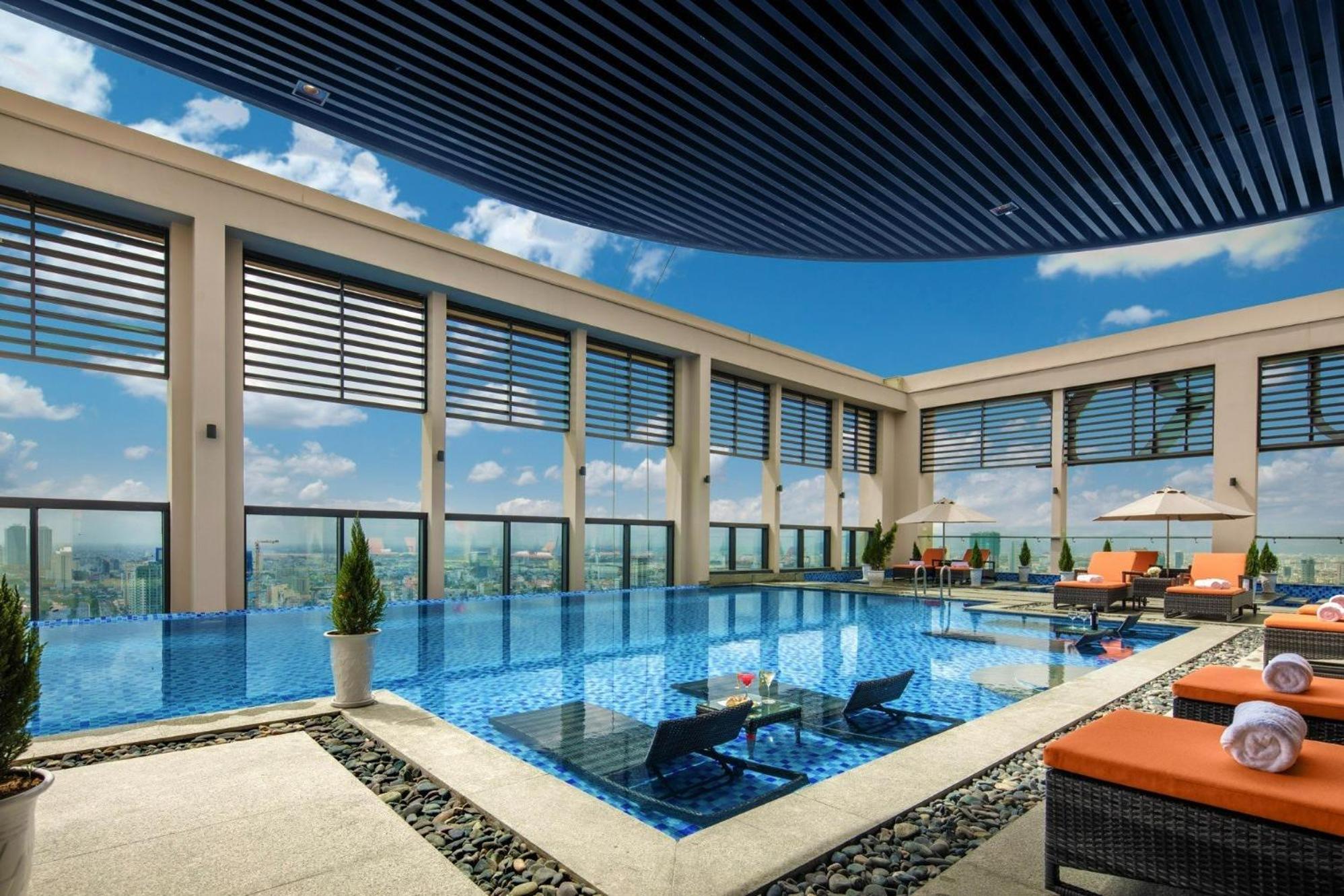 Luxury Apartment - Rooftop Swimming Pool - Beach Front - Hinata Apartment Дананг Екстериор снимка